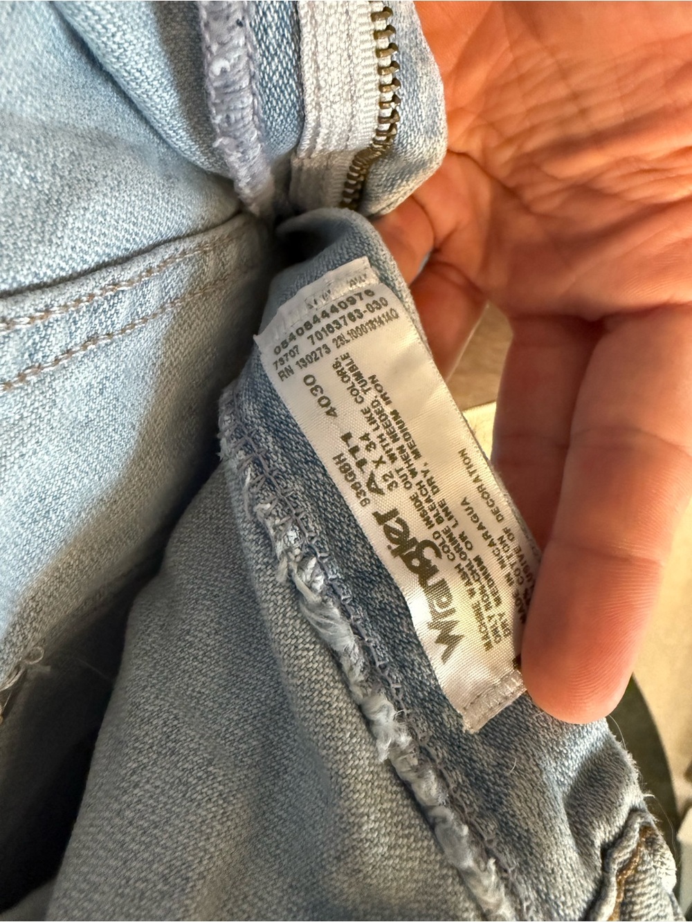 Wrangler Light Blue Women's Jeans - Relaxed Denim Style